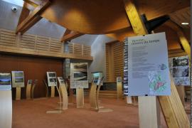 Exposition "Miroirs du temps", présentée dans la salle de conférences de la Mairie de Tignes