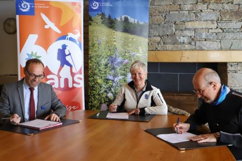 signature_convention_actions_partenariales_tignes_-_29_mars_2023.jpg