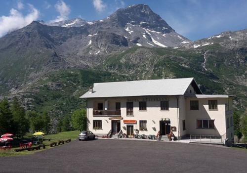 val-cenis-hotel-ristorante-gran-scala-refuge - Refuge Gran Scala au pied du barrage du Mont-Cenis