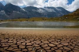 Lac des Échines avec un niveau très bas
