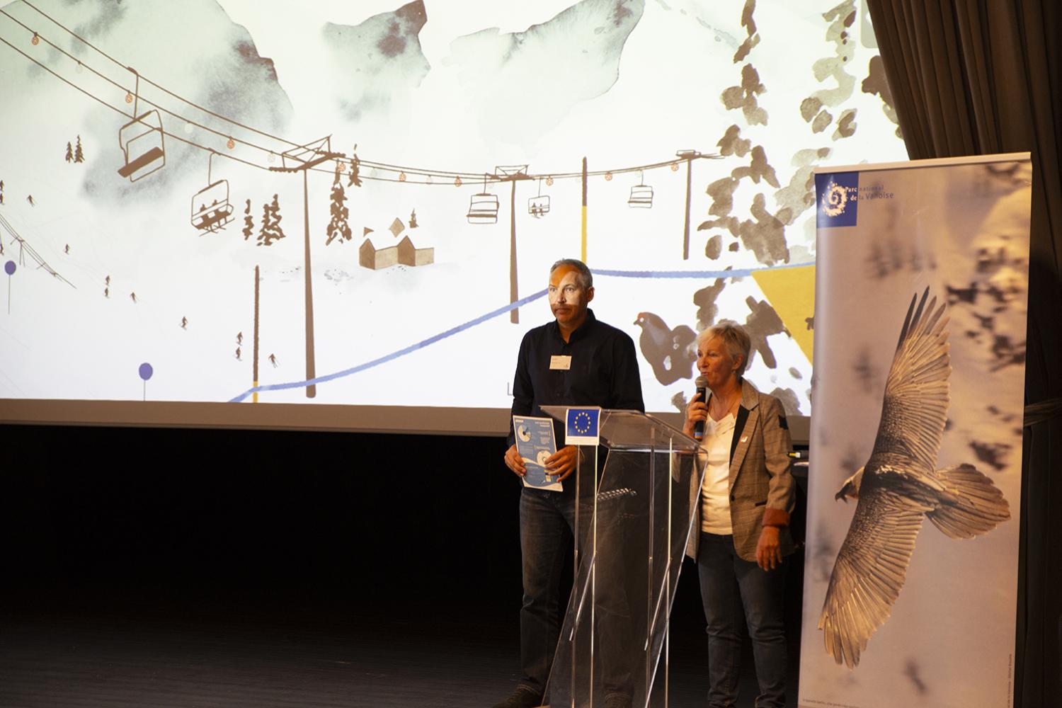 Lancement de la journée de clôture, le 12 octobre 2023 par Rozenn Hars, Présidente du Conseil d’administration du Parc national de la Vanoise et Yves Dimier, au titre de Domaines skiables de France © PNV – Florian Maurer