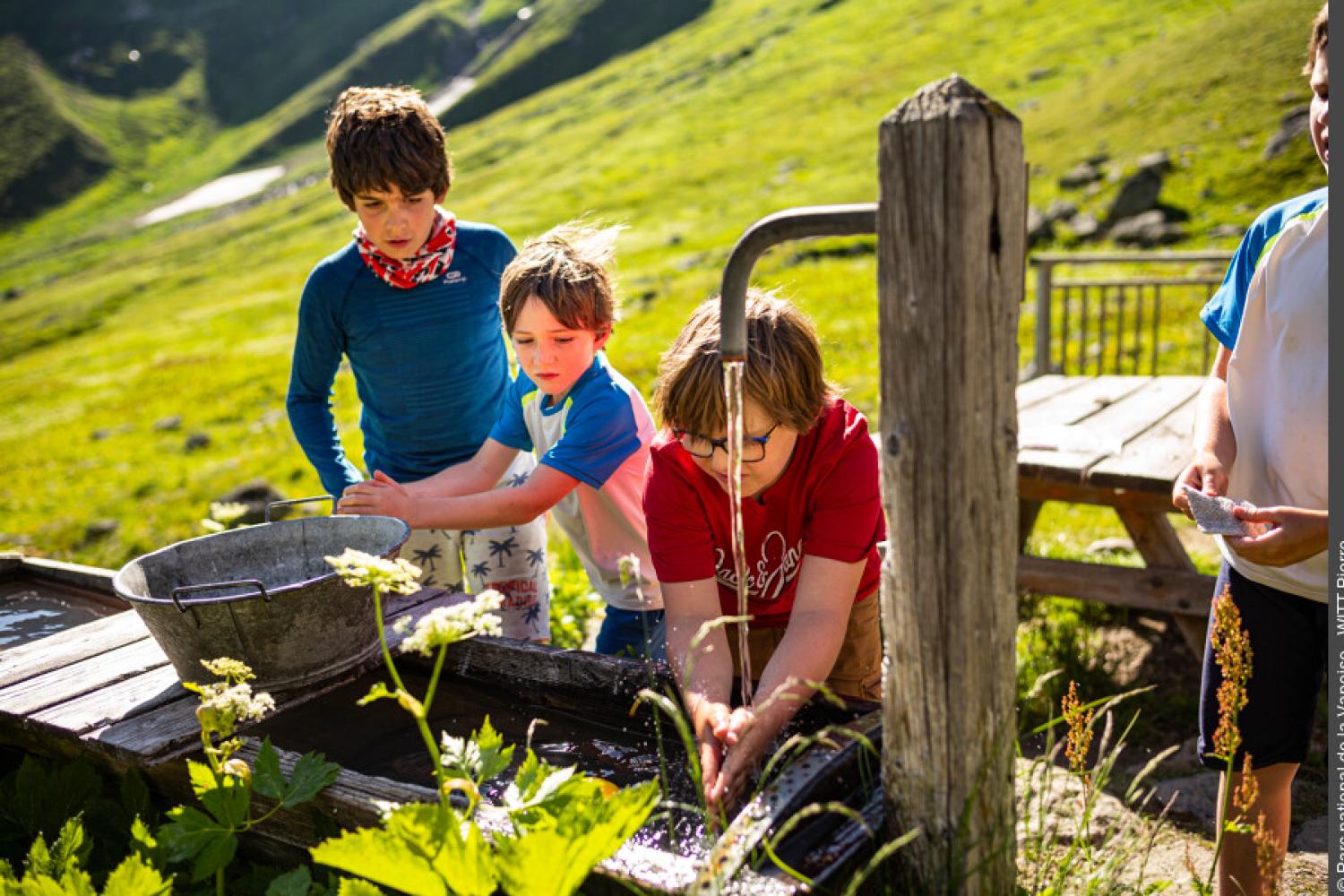 Enfants au bachal