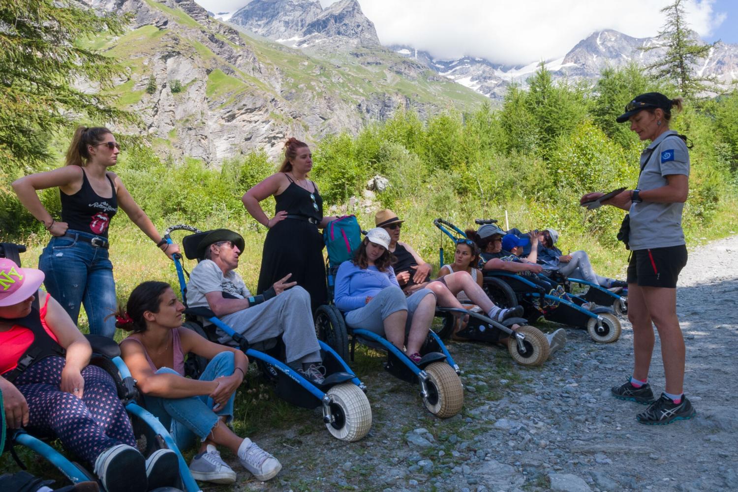 Animation avec une garde-monitrice du Parc national de la Vanoise © PNV – Félix Benoit