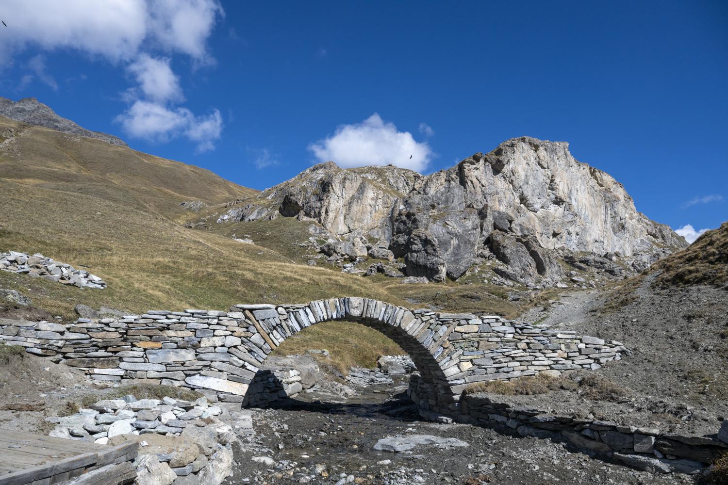 Le pont en pierre sèche de la Femma