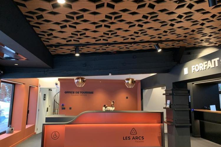 Office de Tourisme d'Arc 1800_Les Arcs - desk