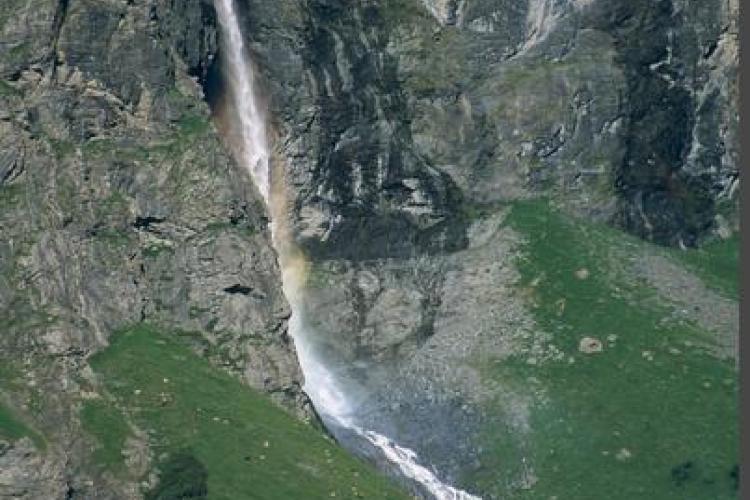 Ça coule de source - Cascade du Nant Putors, vallée de Rosuel