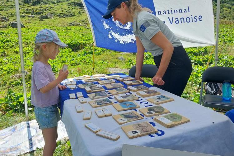 Stand du PNV au Parking des Fontanettes_Pralognan-la-Vanoise