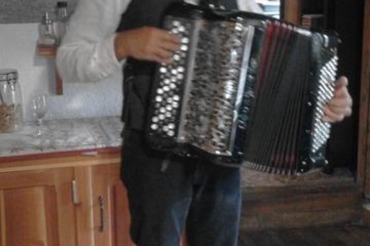 val-cenis-termignon-refuge-entre-deux-eaux - Accordéon au refuge d'Entre-Deux-Eaux à Val Cenis-Termignon