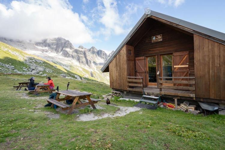 Refuge du Grand Bec_Planay - Détente devant le refuge