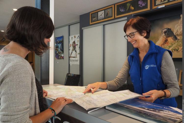 La Maison du Parc à Pralognan-la-Vanoise (accueil) - La Maison du Parce à Pralognan-la-Vanoise (accueil)